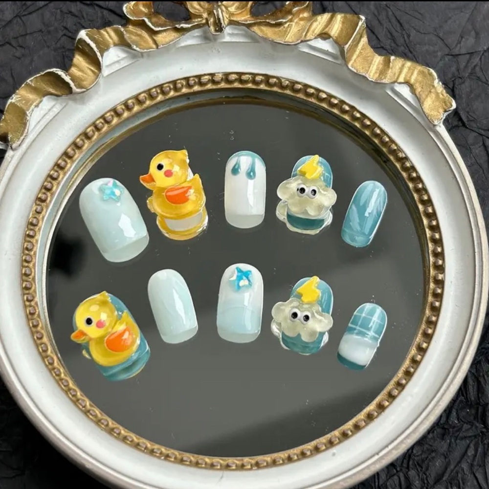 Gorgeous handmade 3D press-on ducky charm nails. (Nail Glue Included!)